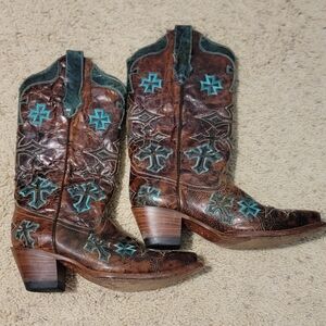 Corral boots
